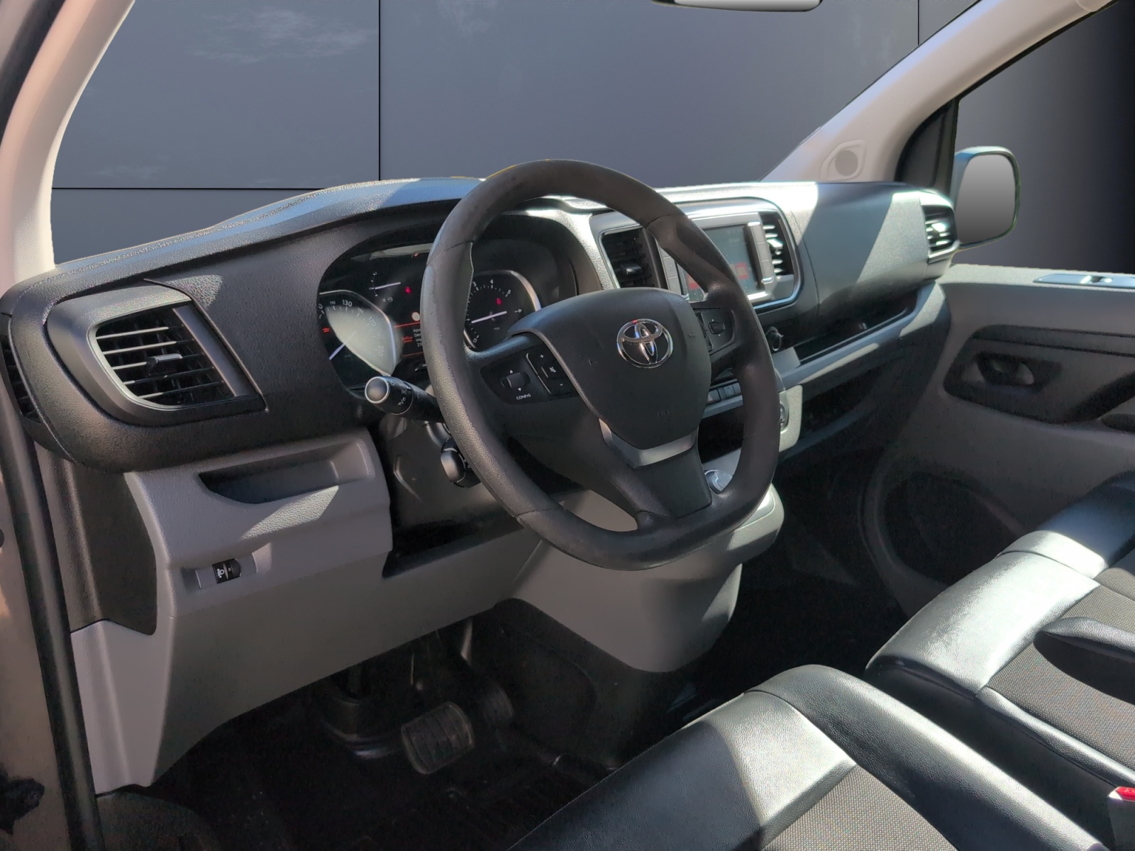 Toyota Pro Ace 8
