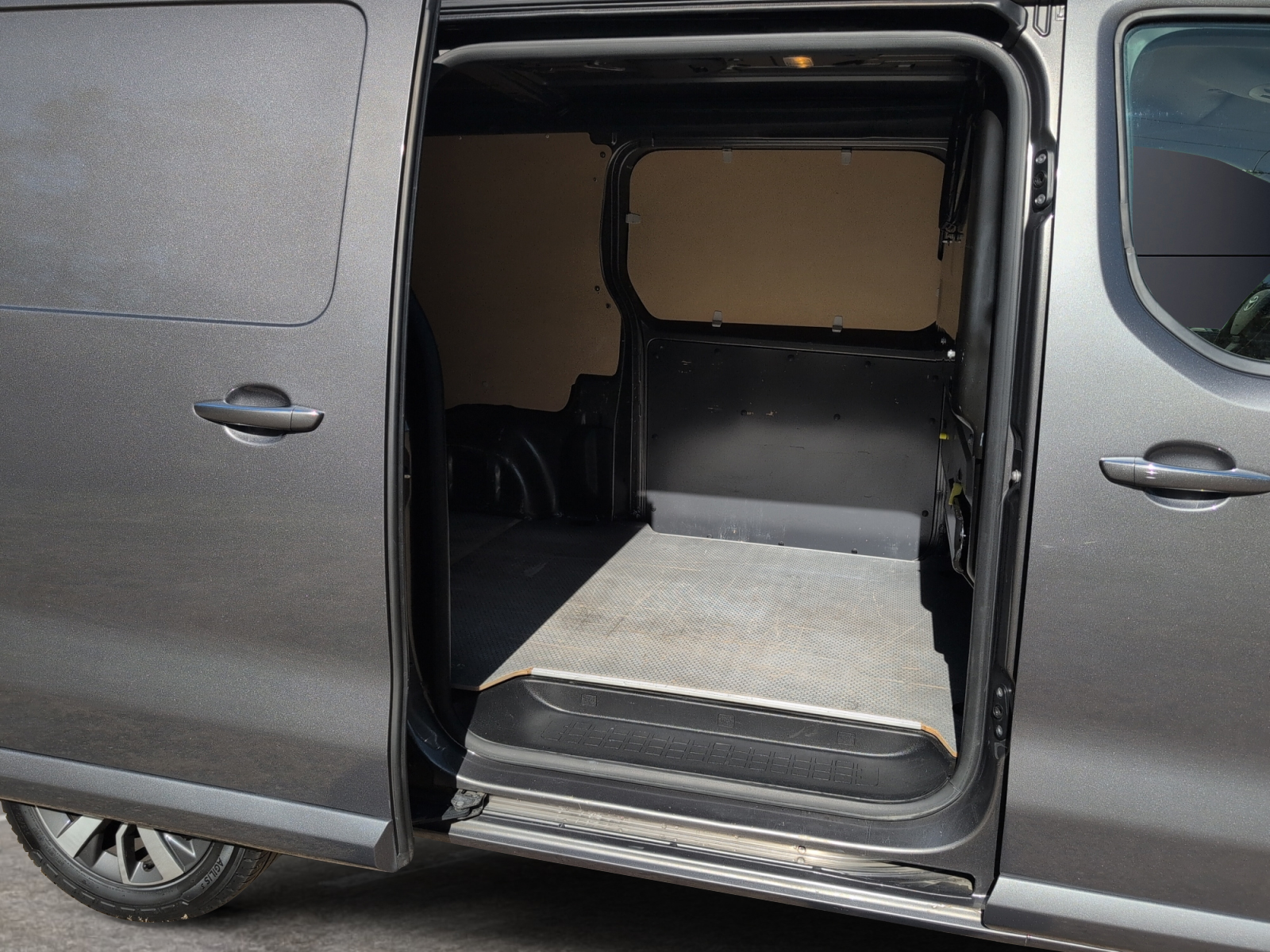 Toyota Pro Ace 10