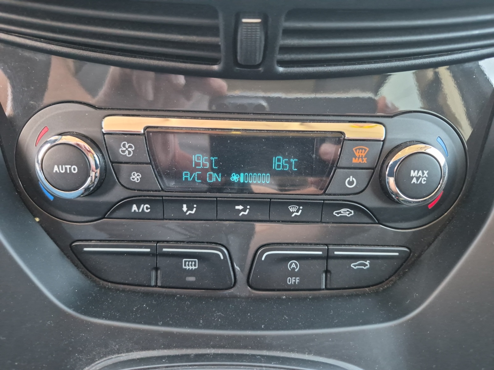 Ford Kuga 25