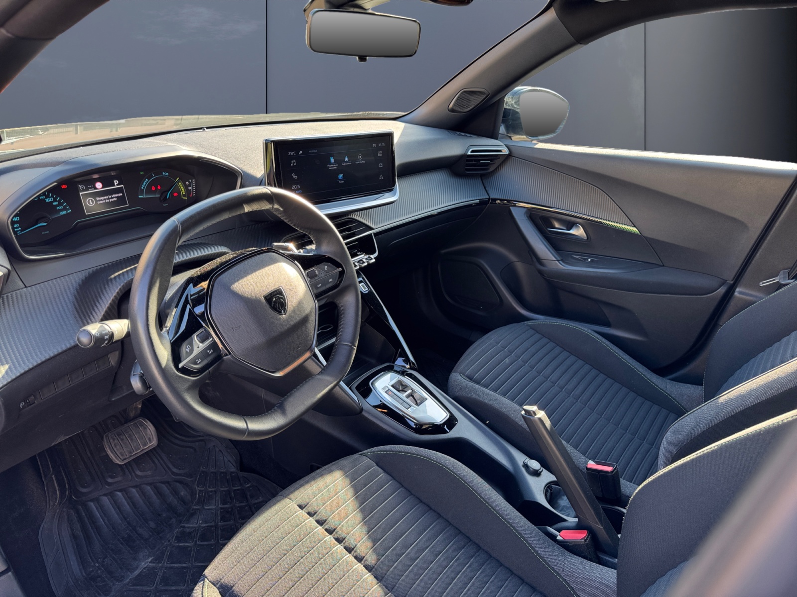 Peugeot 2008 8