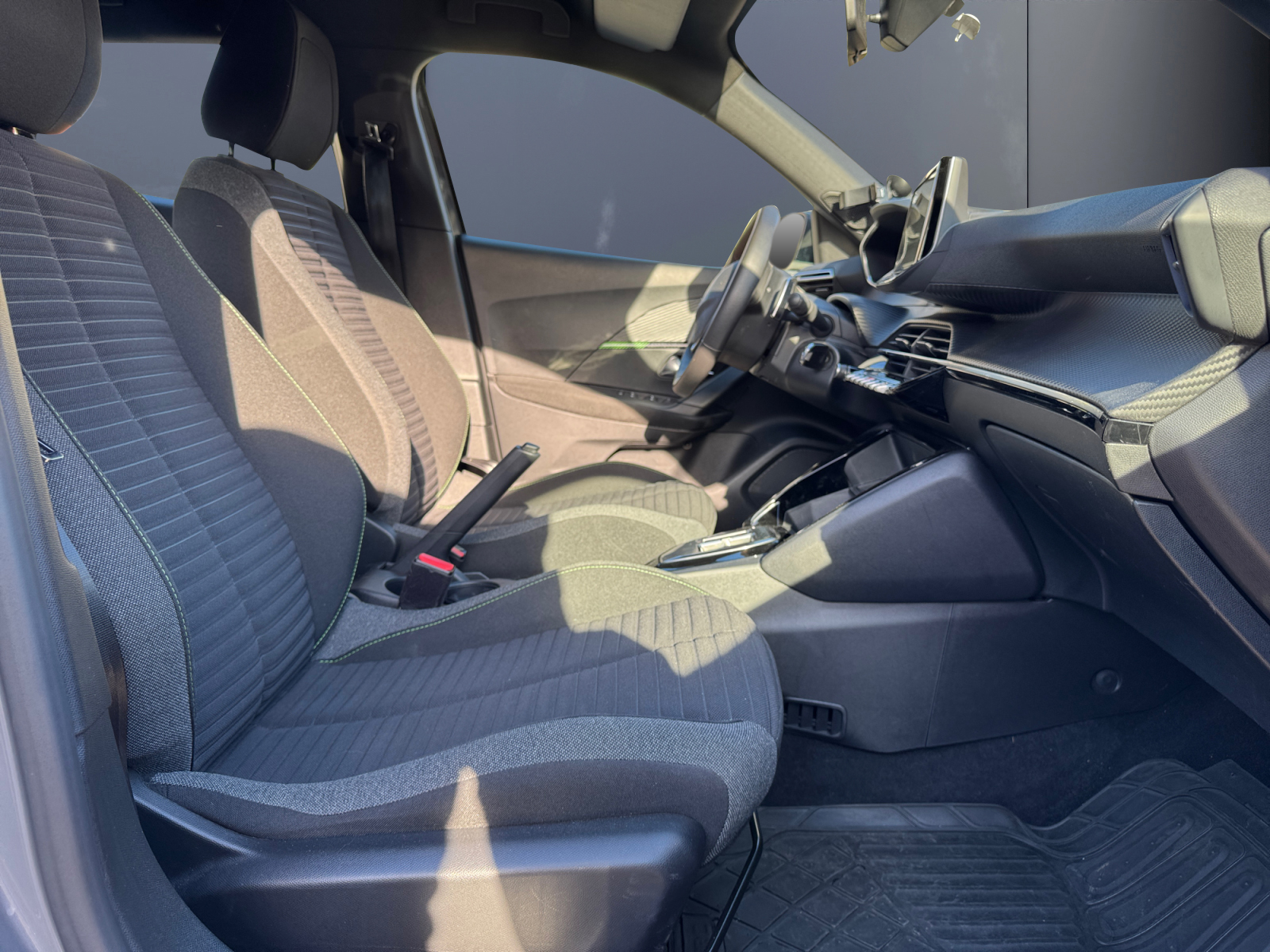 Peugeot 2008 13