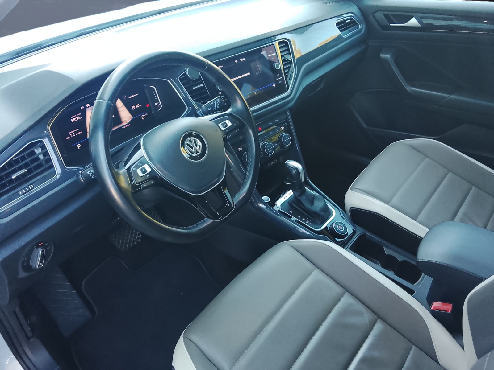 Volkswagen T-Roc 8