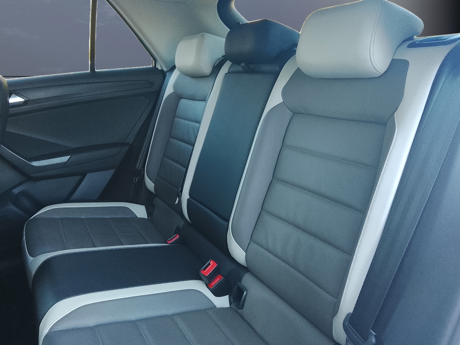 Volkswagen T-Roc 10