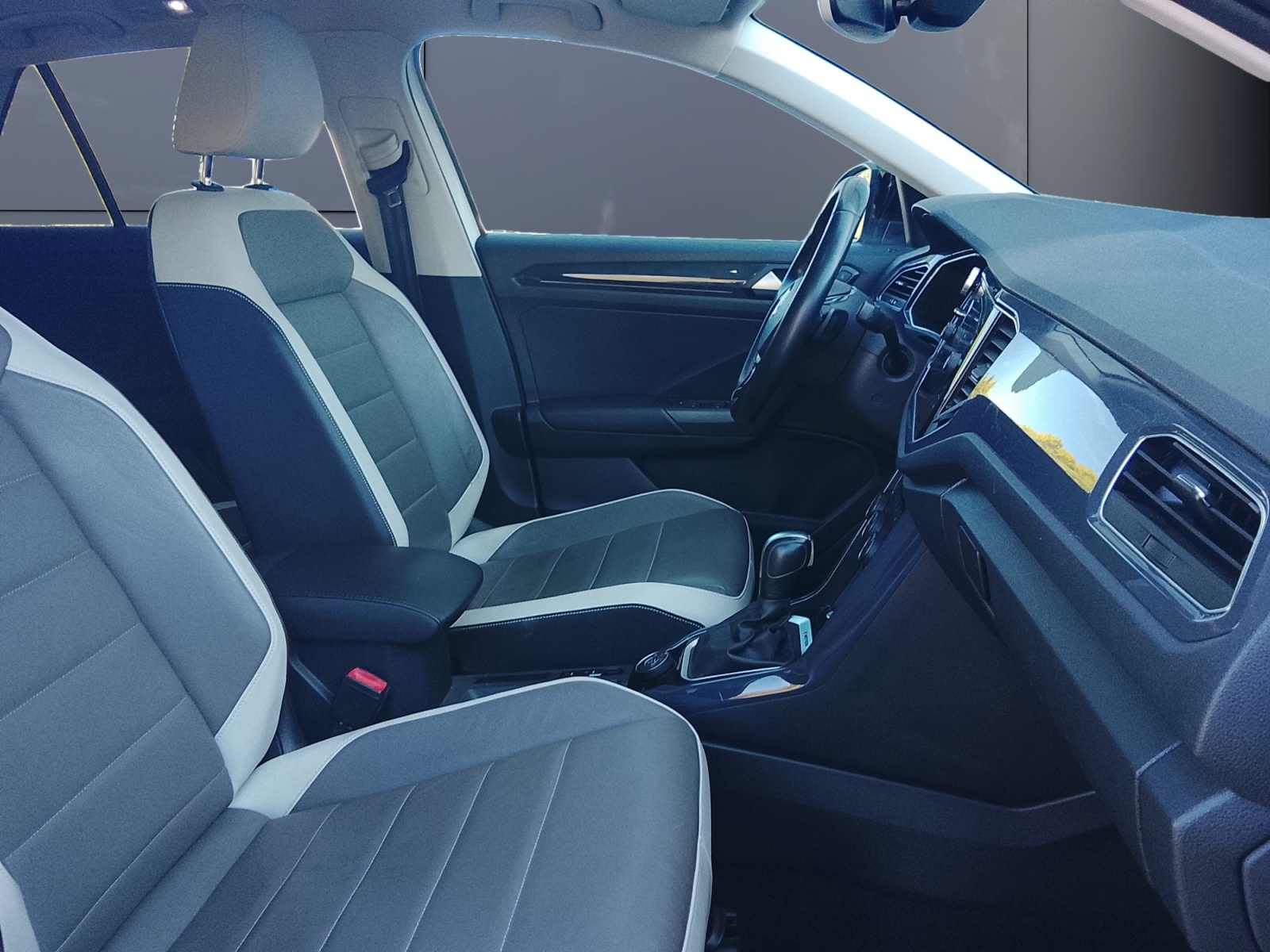 Volkswagen T-Roc 13