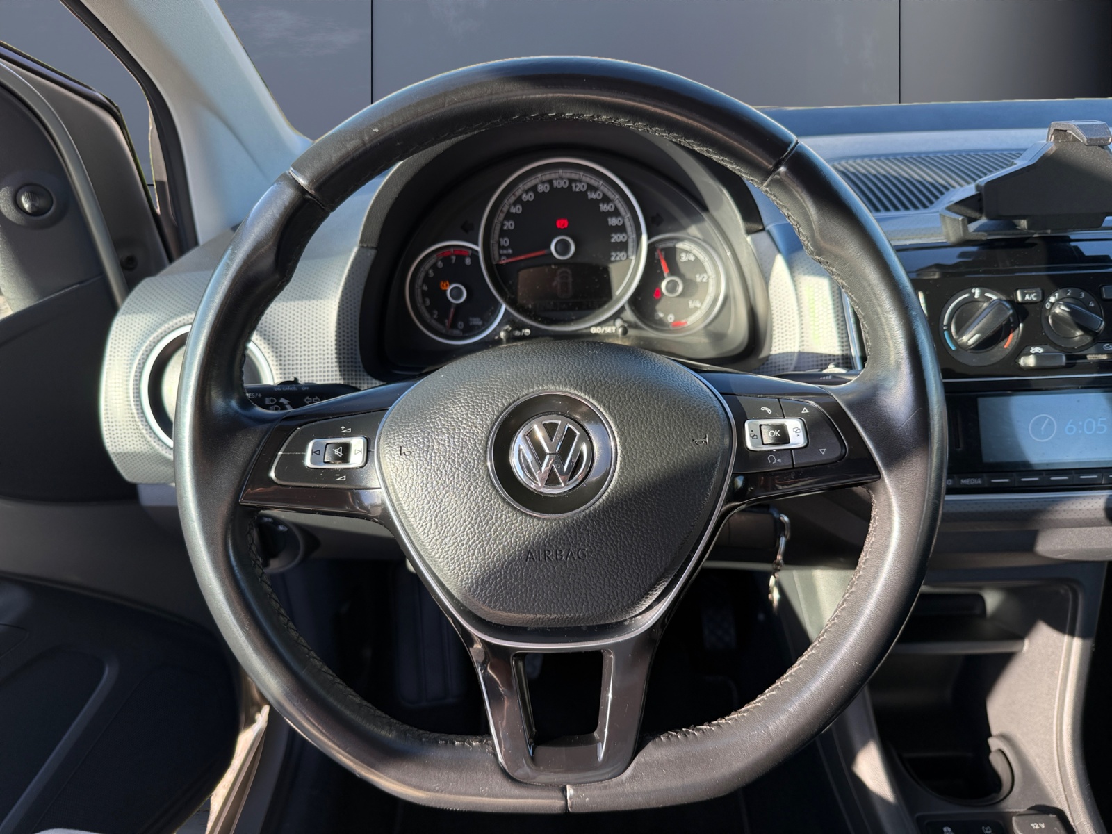 Volkswagen Up 15