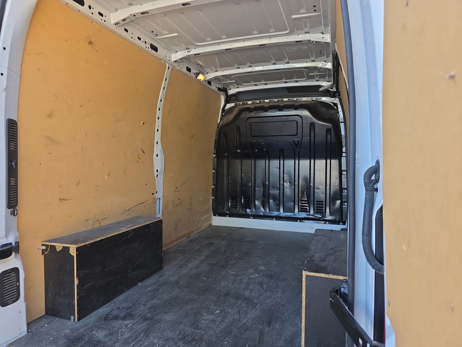 Nissan Interstar Vu 10