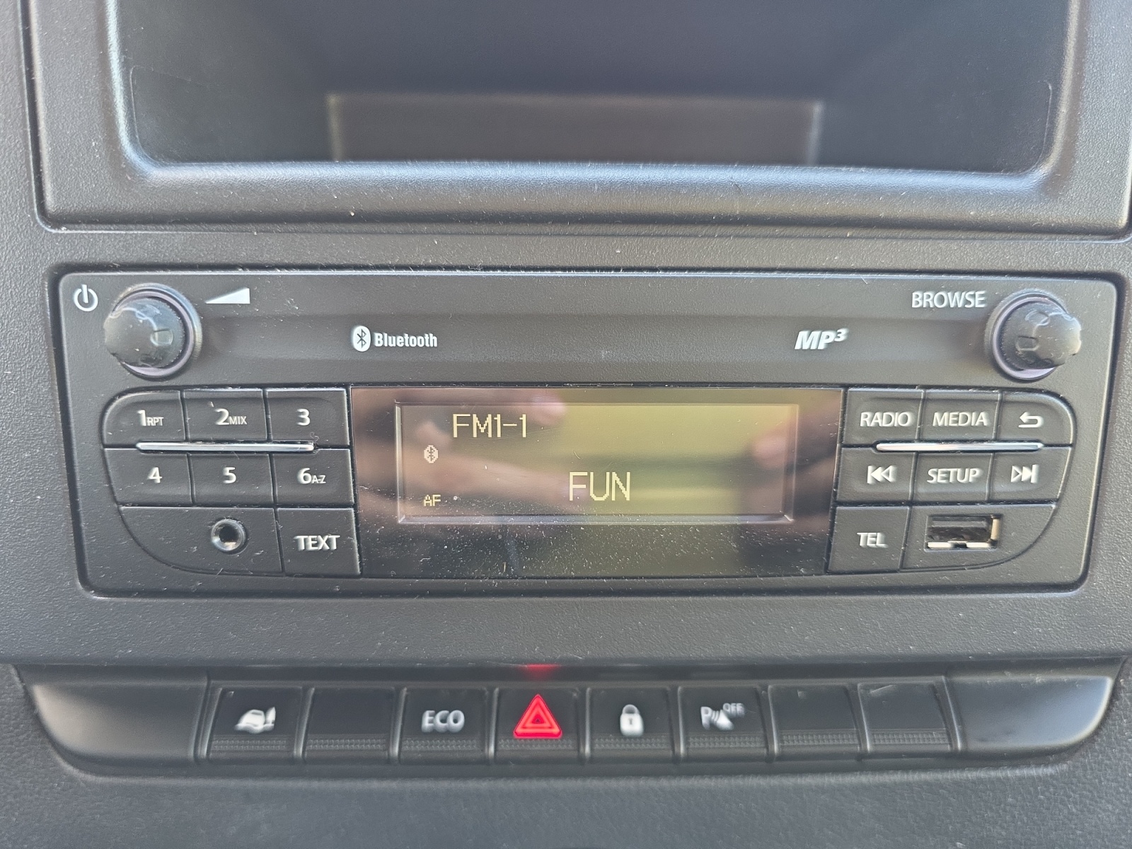 Nissan Interstar Vu 19