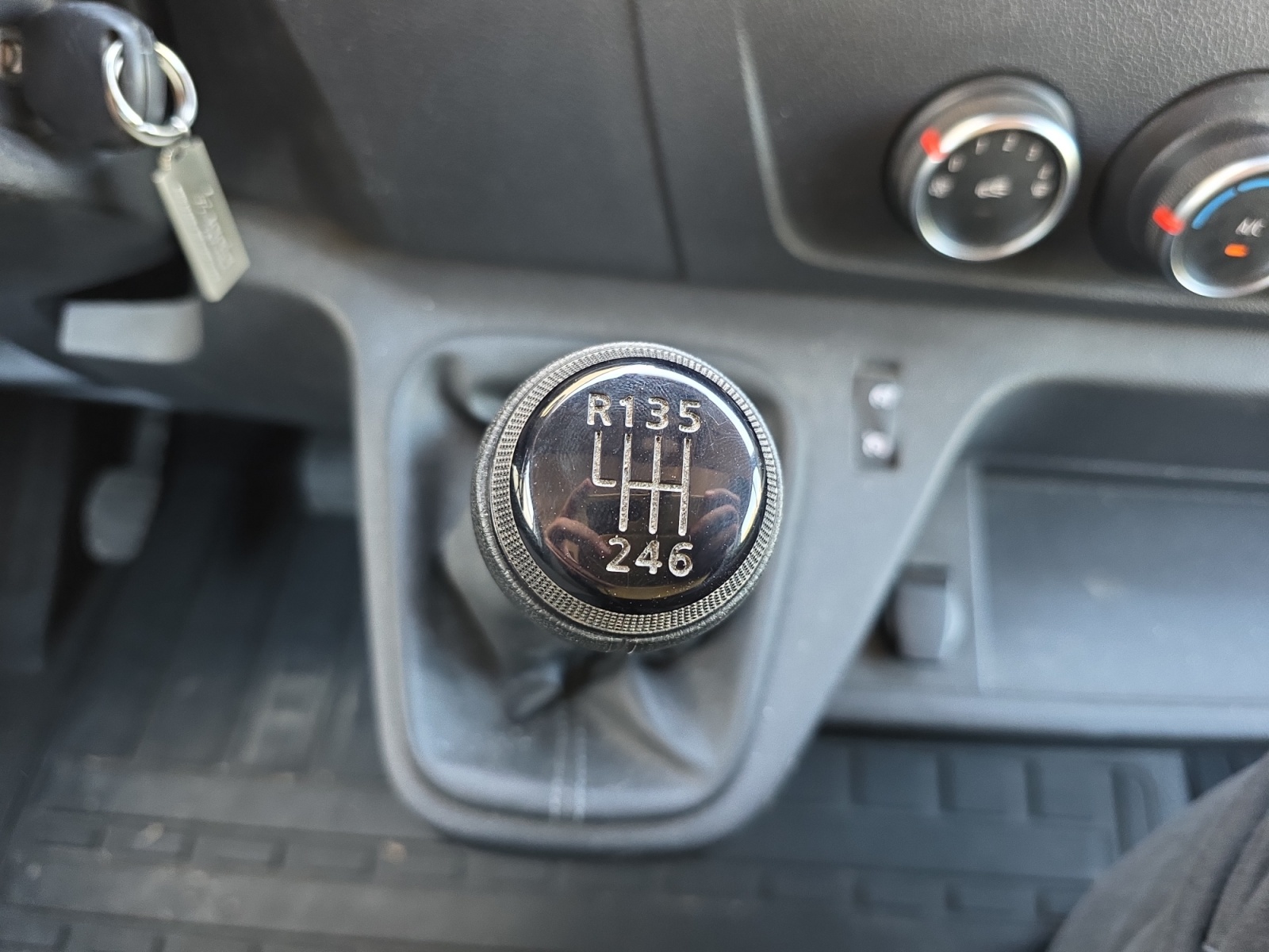 Nissan Interstar Vu 20