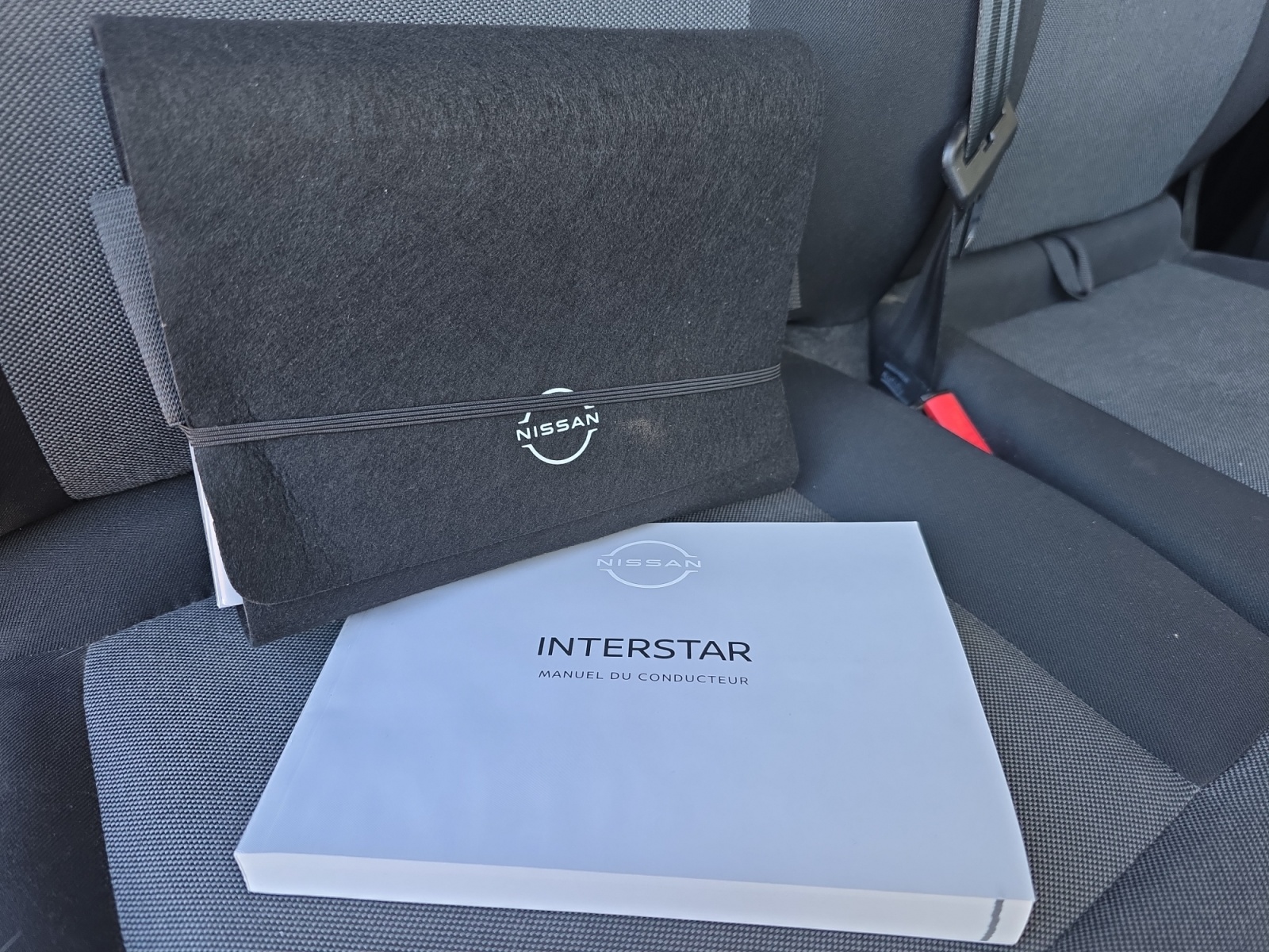 Nissan Interstar Vu 23