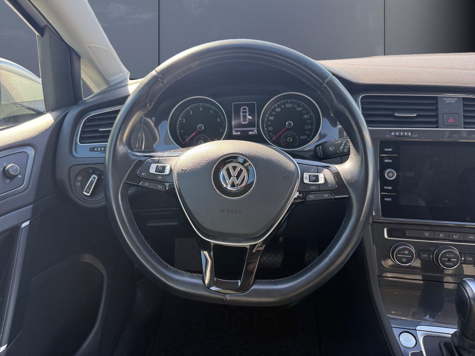 Volkswagen Golf 15