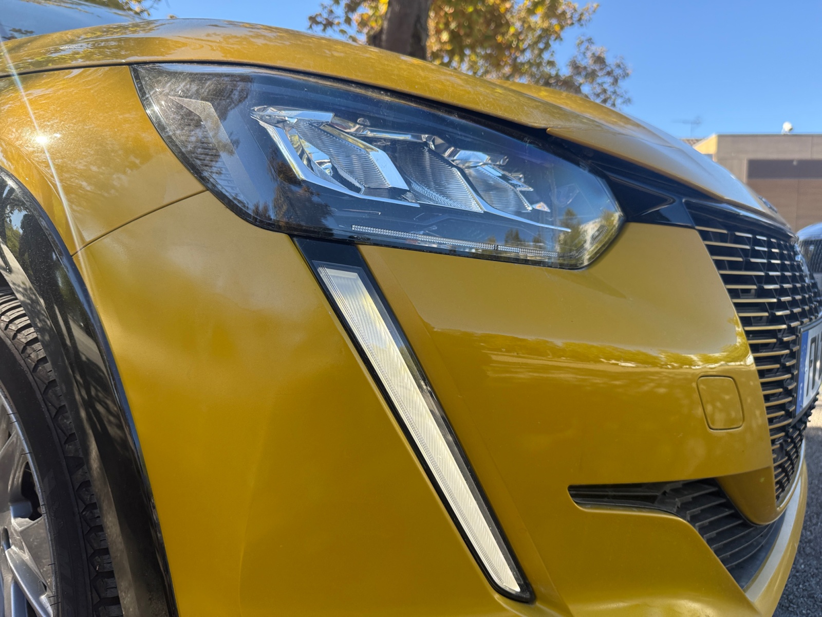 Peugeot E-208 35