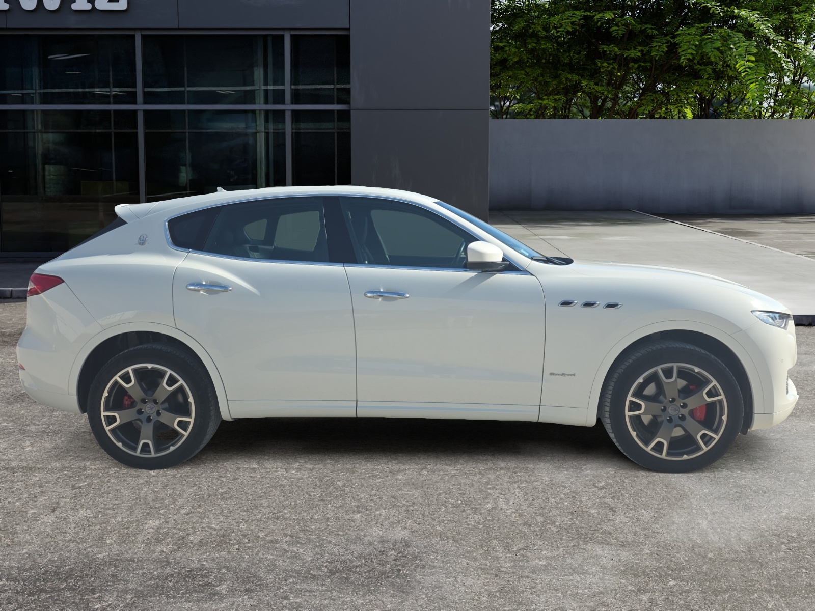 Maserati Levante 5