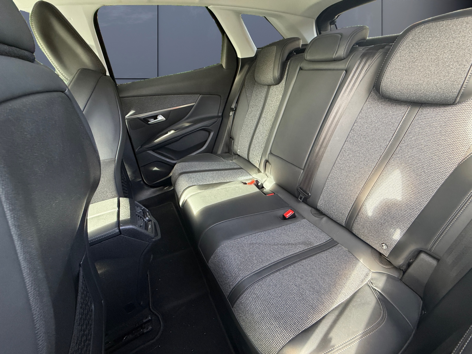 Peugeot 3008 8