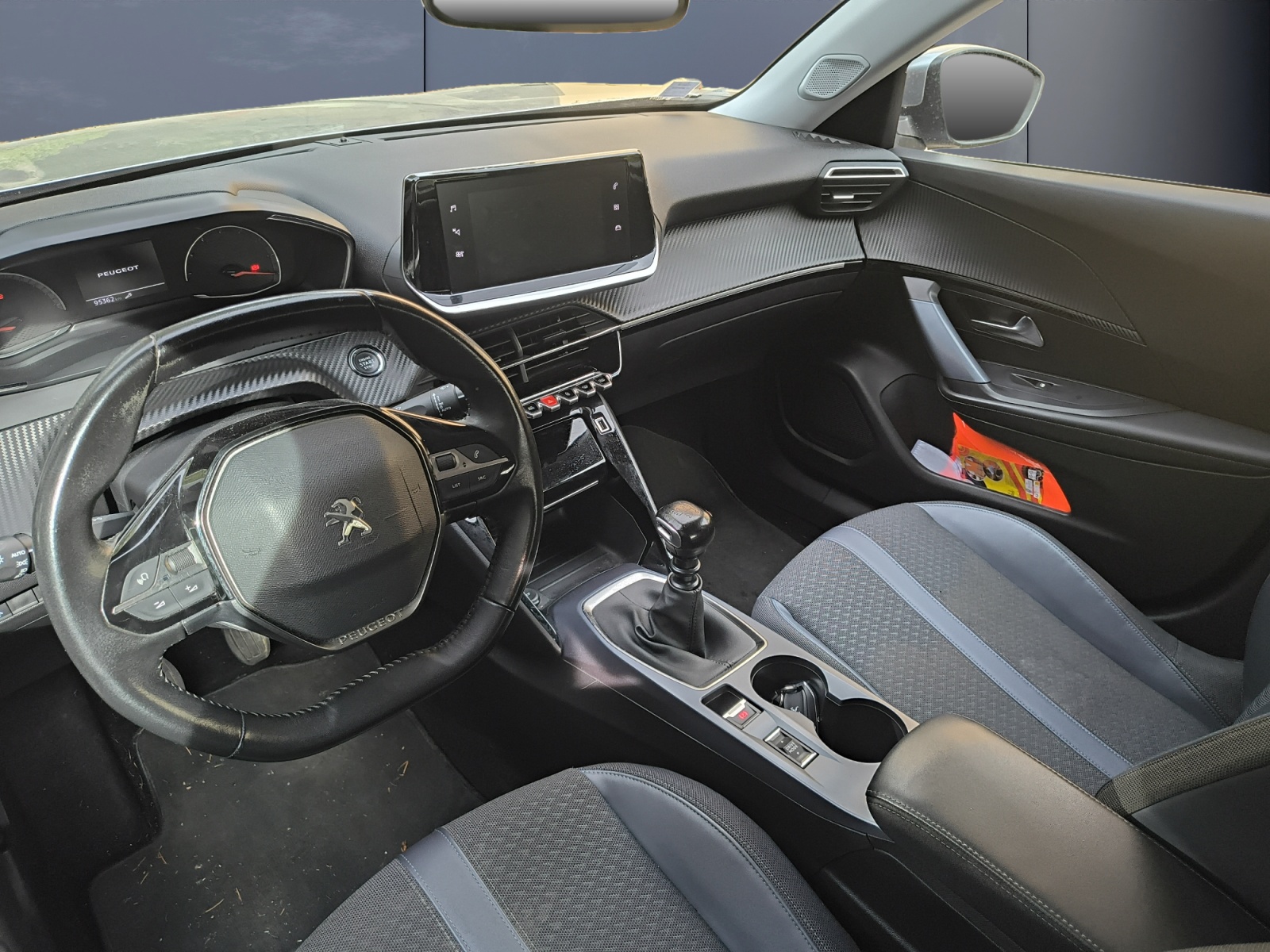 Peugeot 2008 8