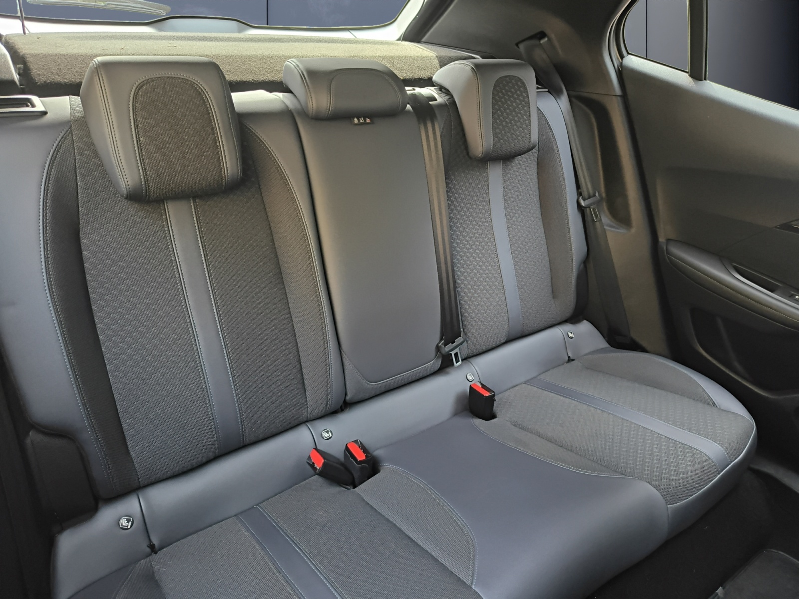 Peugeot 2008 11