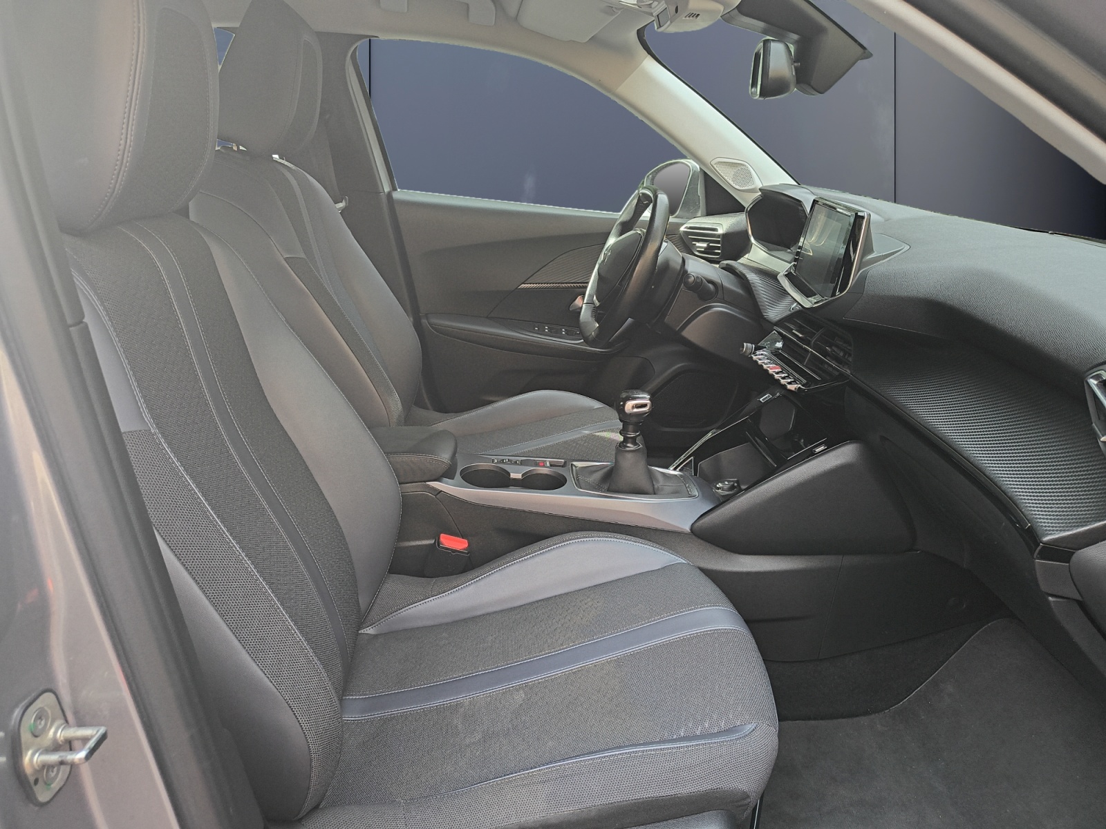 Peugeot 2008 13