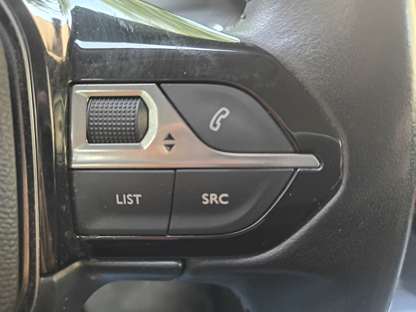 Peugeot 2008 24