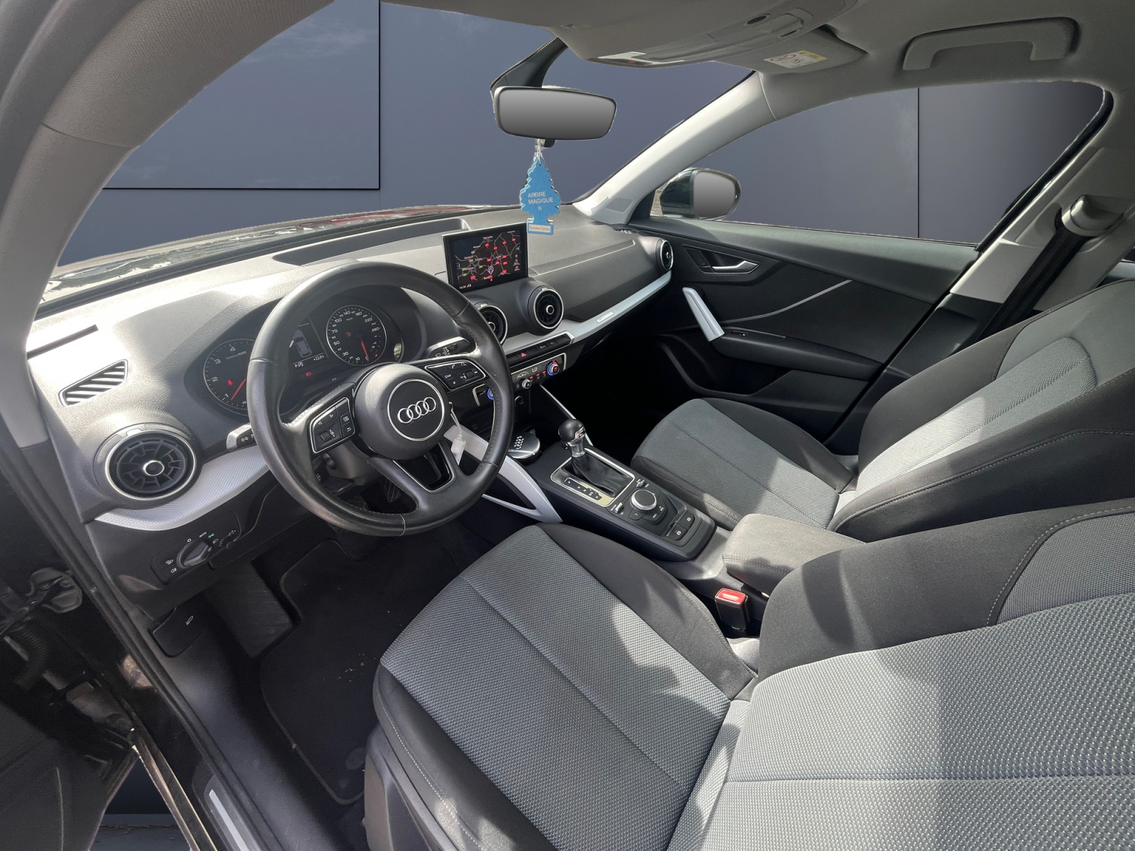 Audi Q2 8