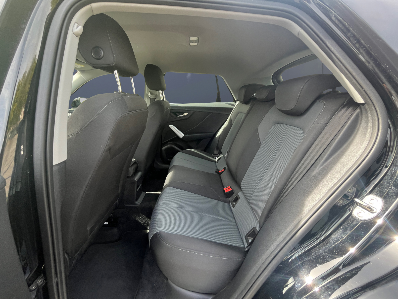 Audi Q2 10