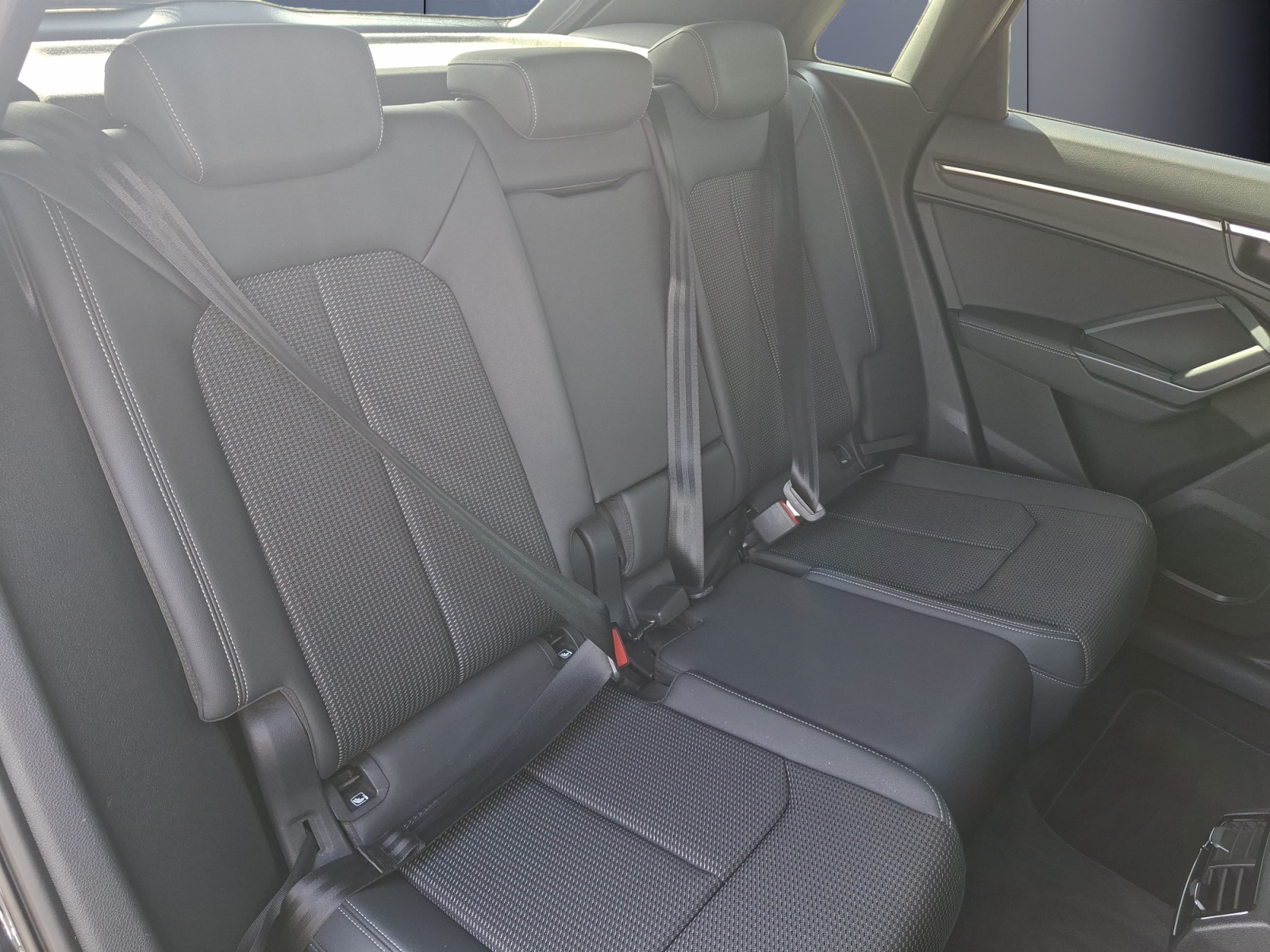 Audi Q3 11