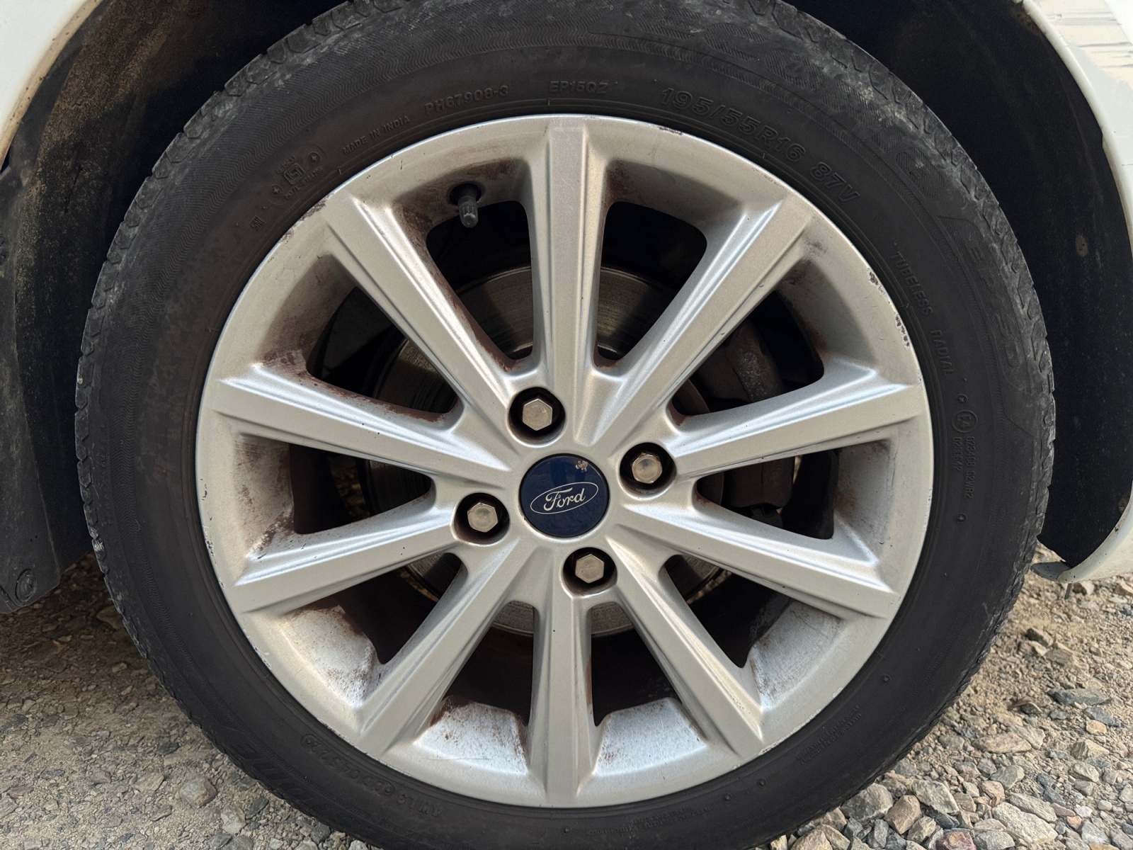 Ford B-Max 24