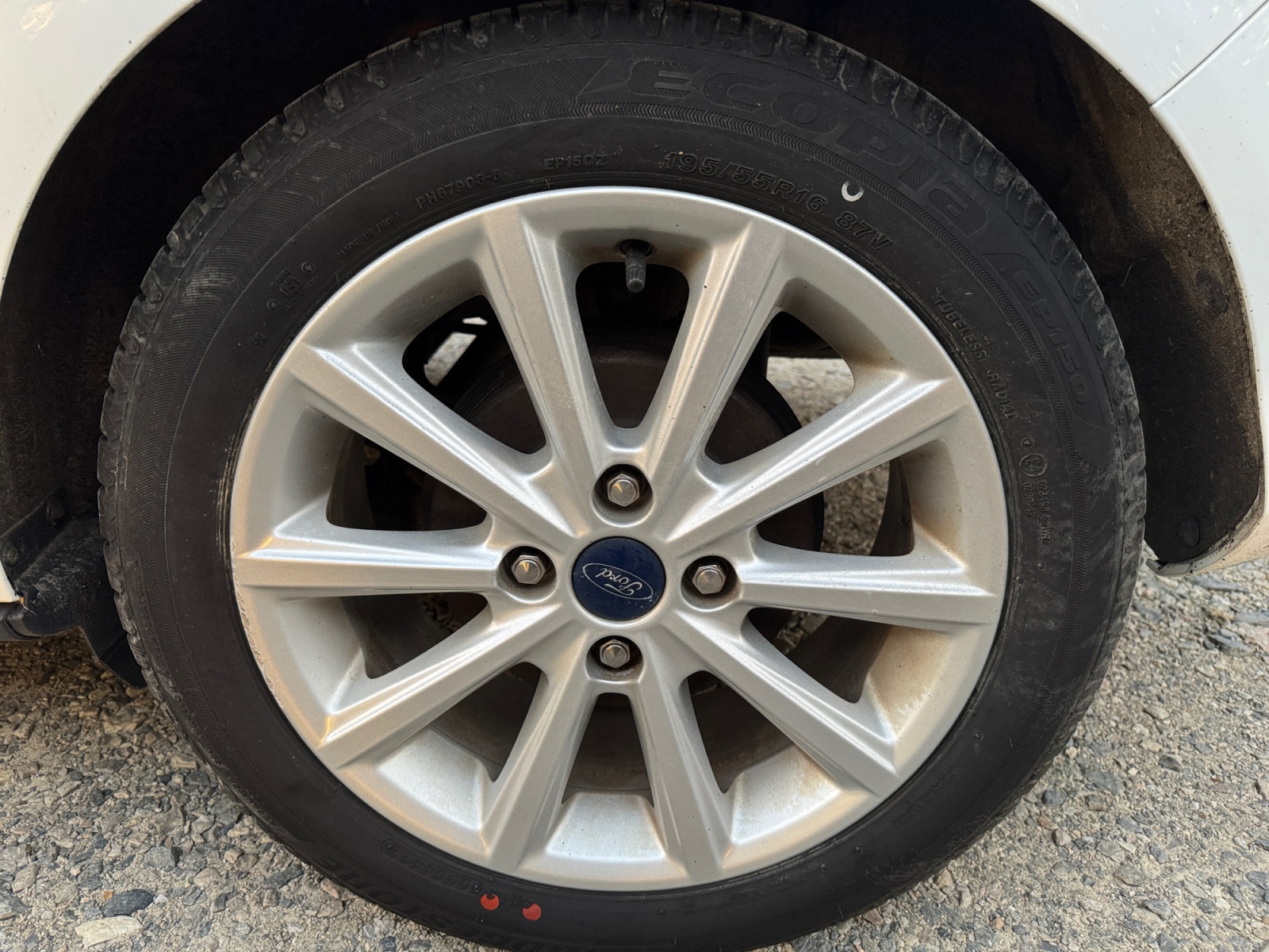 Ford B-Max 26
