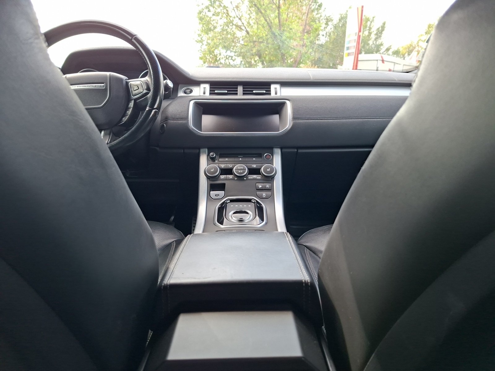 Land Rover Range Rover Evoque 24