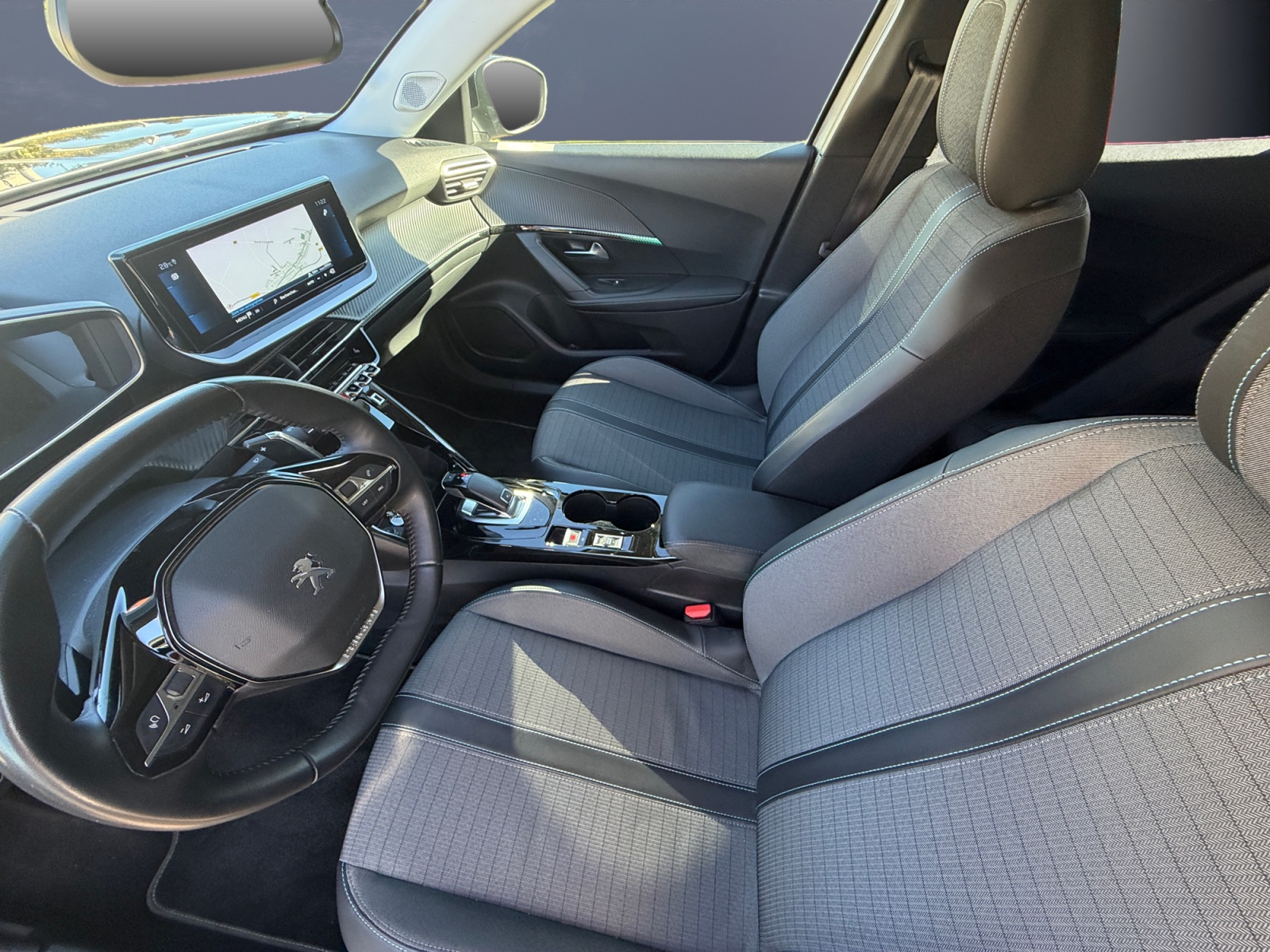 Peugeot 2008 8