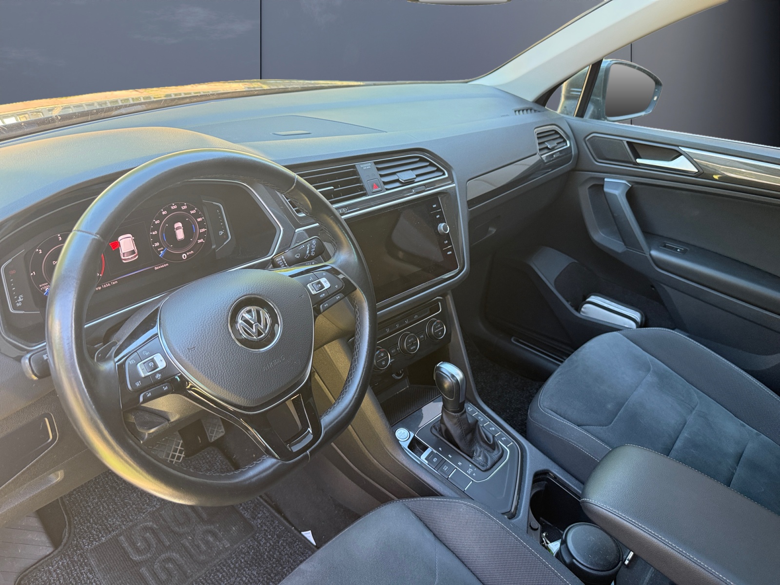Volkswagen Tiguan 8