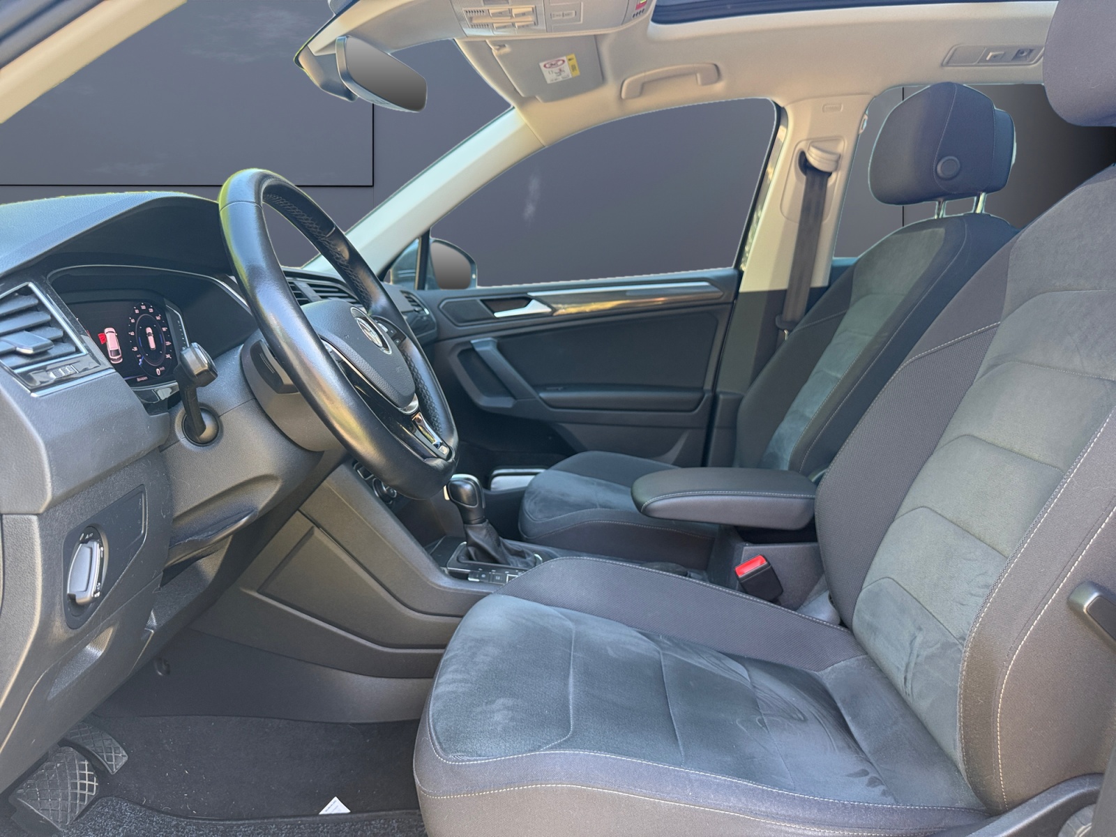 Volkswagen Tiguan 9