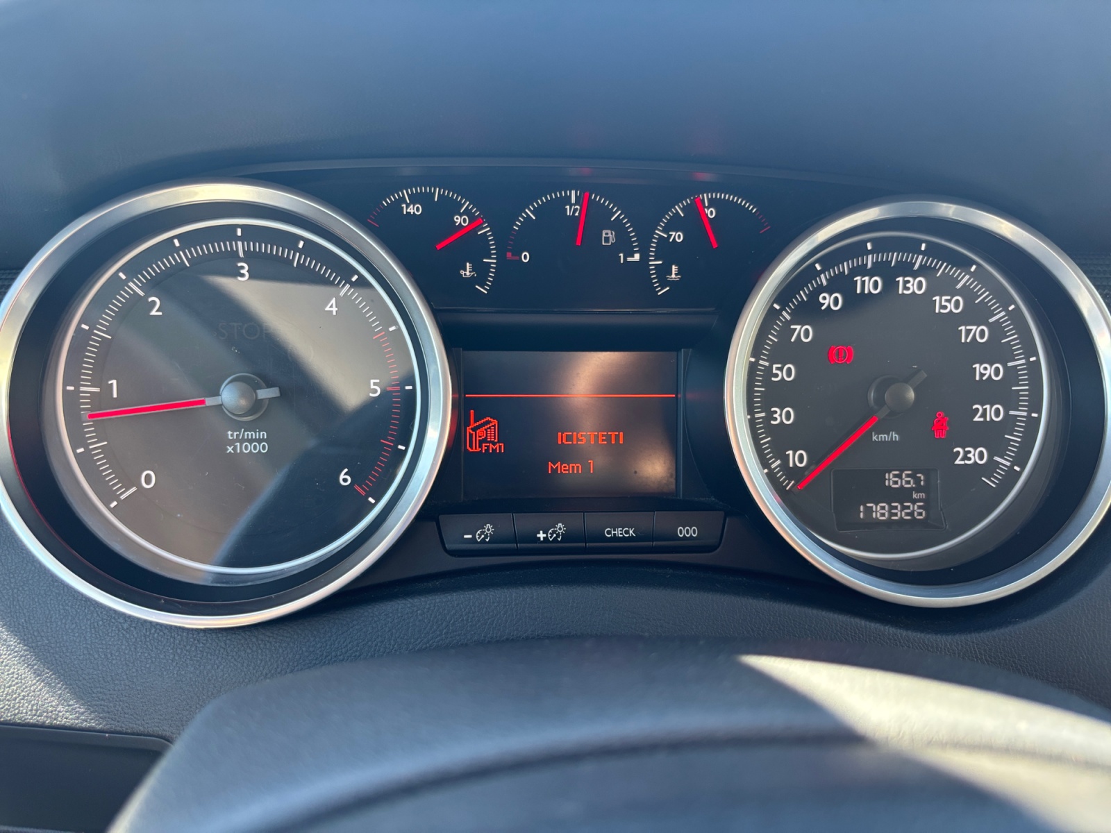 Peugeot 508 16