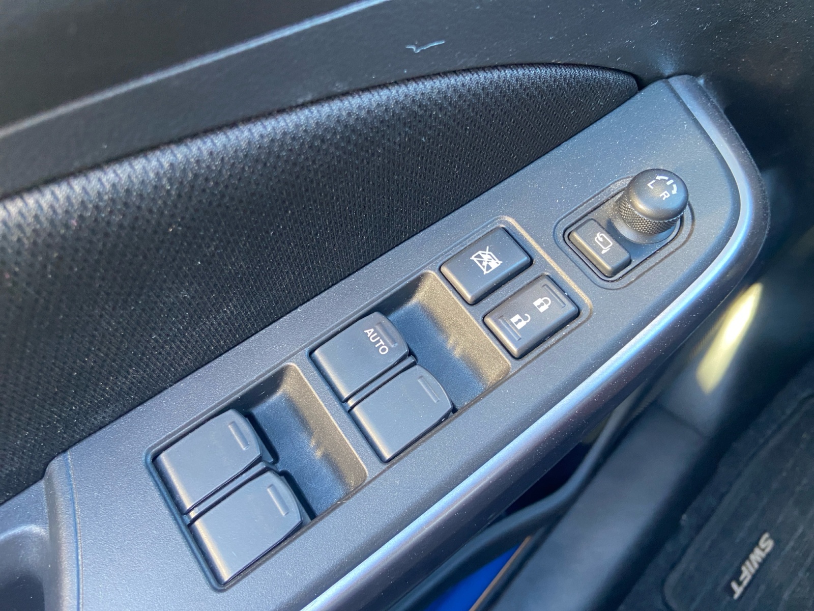 Suzuki Swift 24