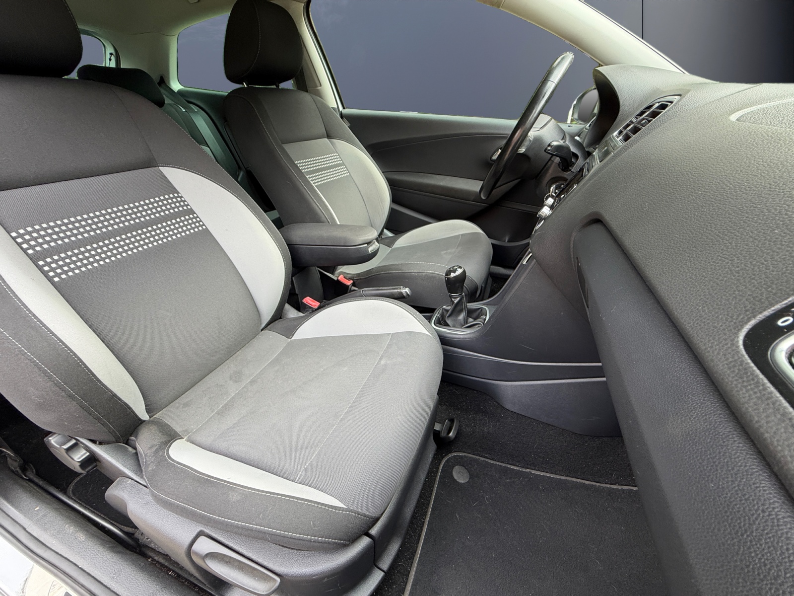 Volkswagen Polo 13