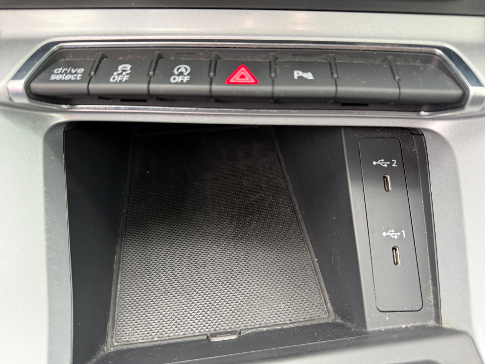 Audi Q3 25