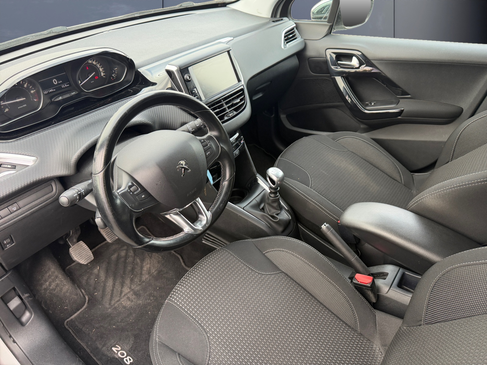 Peugeot 208 8