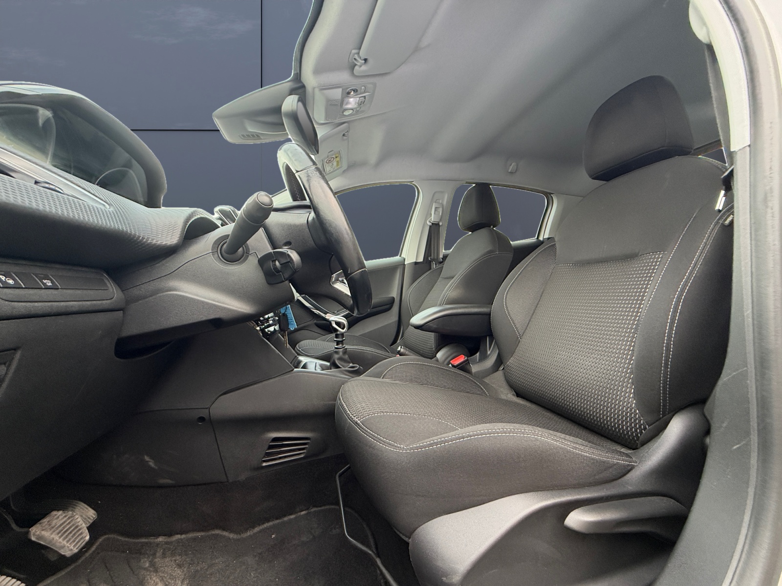 Peugeot 208 9