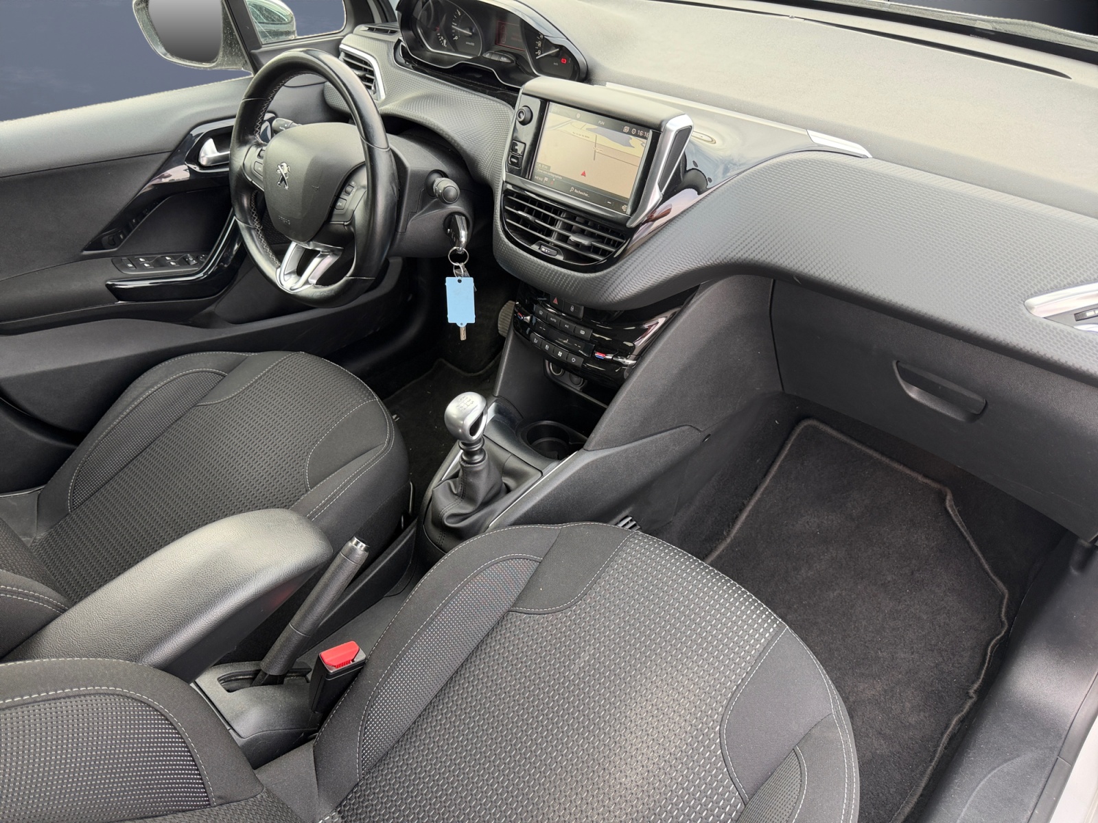 Peugeot 208 12