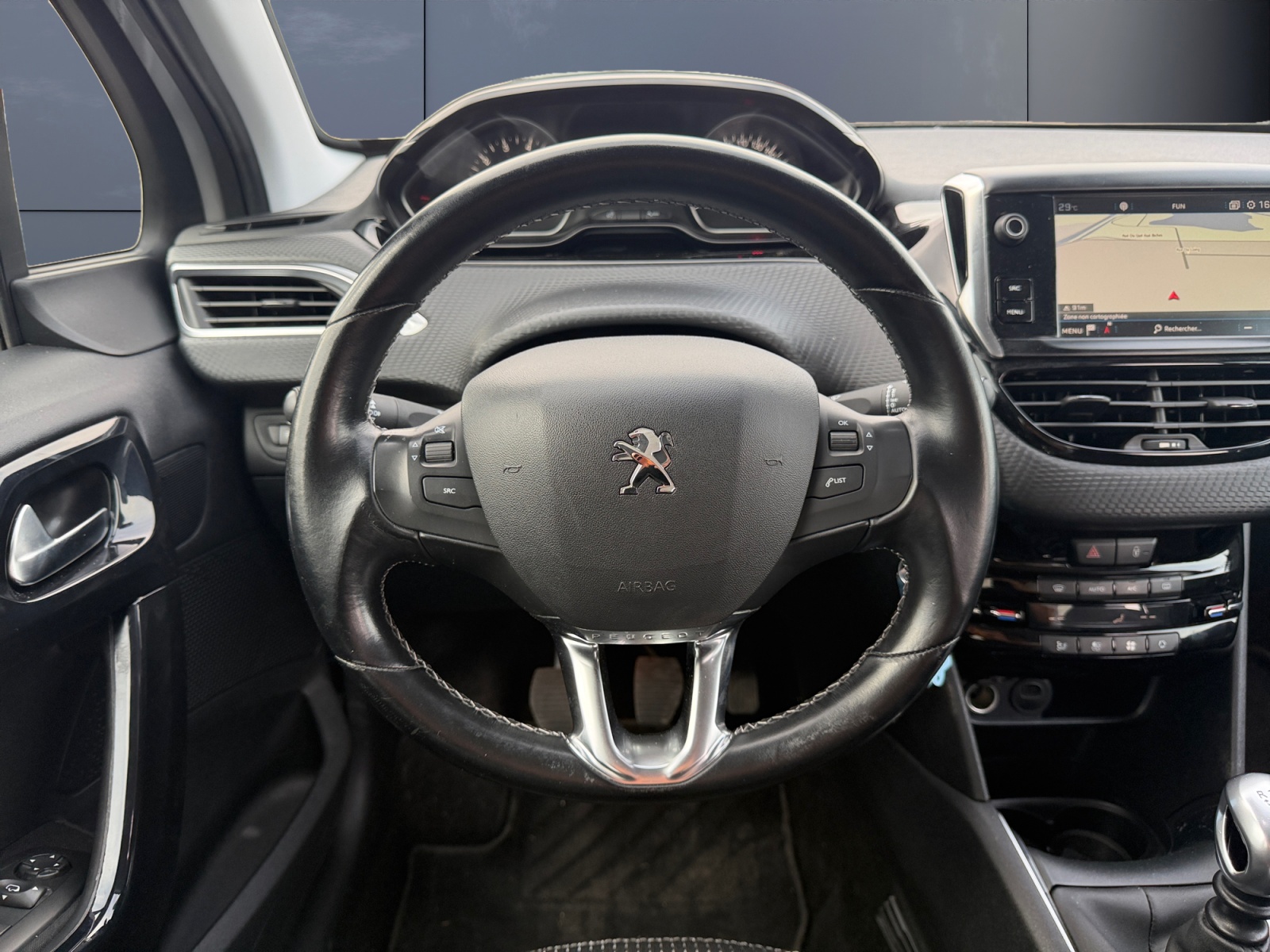Peugeot 208 15