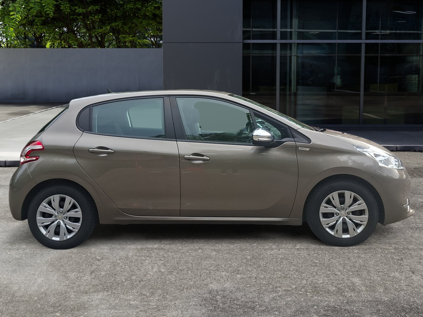 Peugeot 208 5