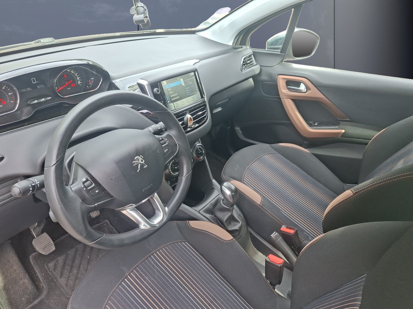 Peugeot 208 8