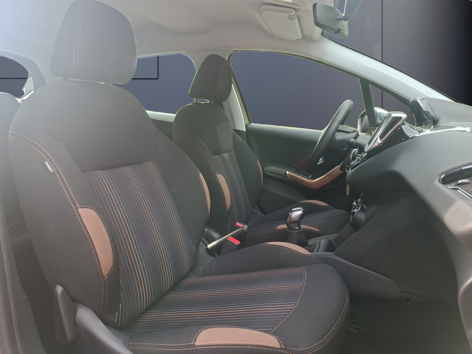 Peugeot 208 13
