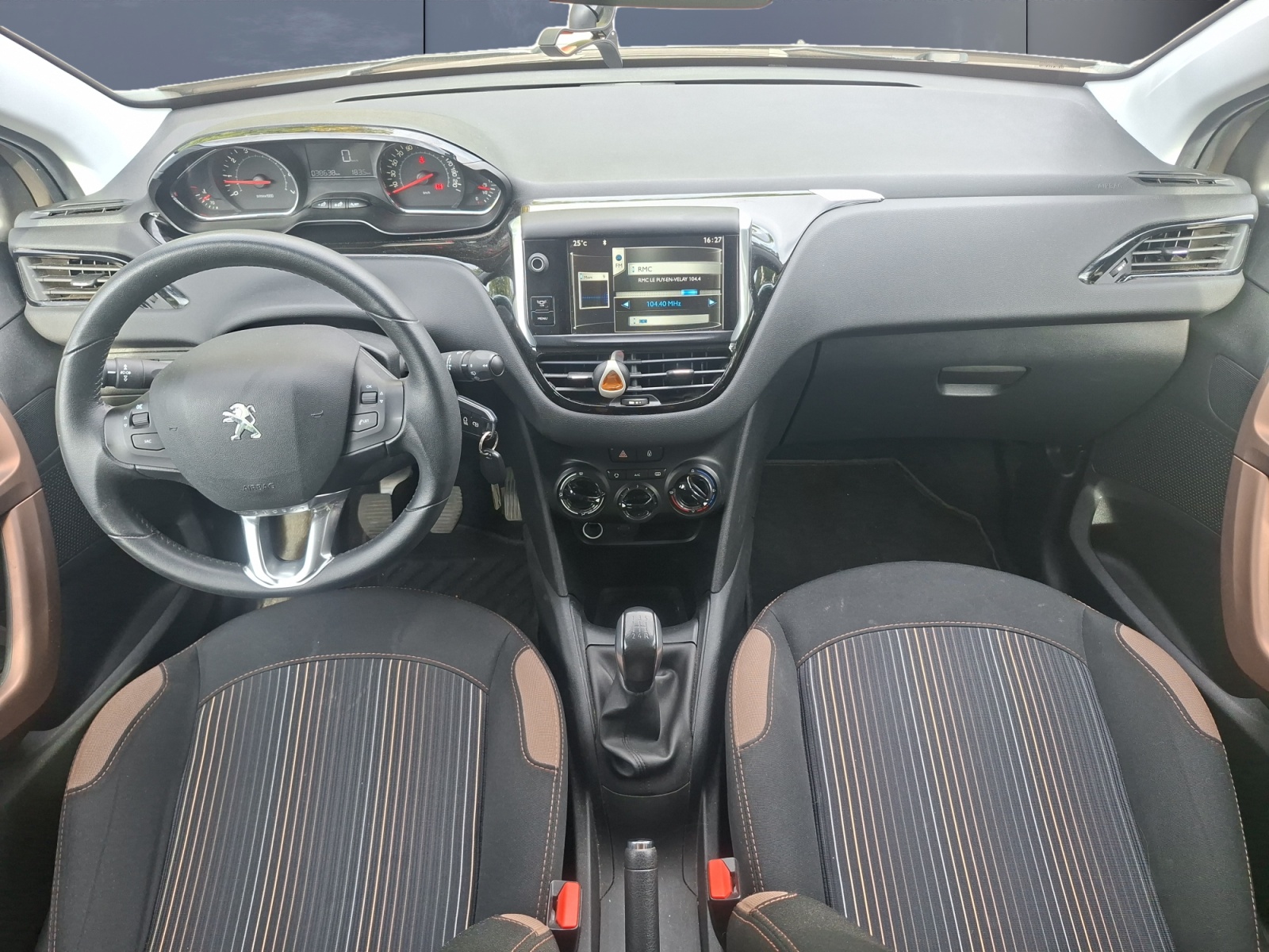Peugeot 208 14