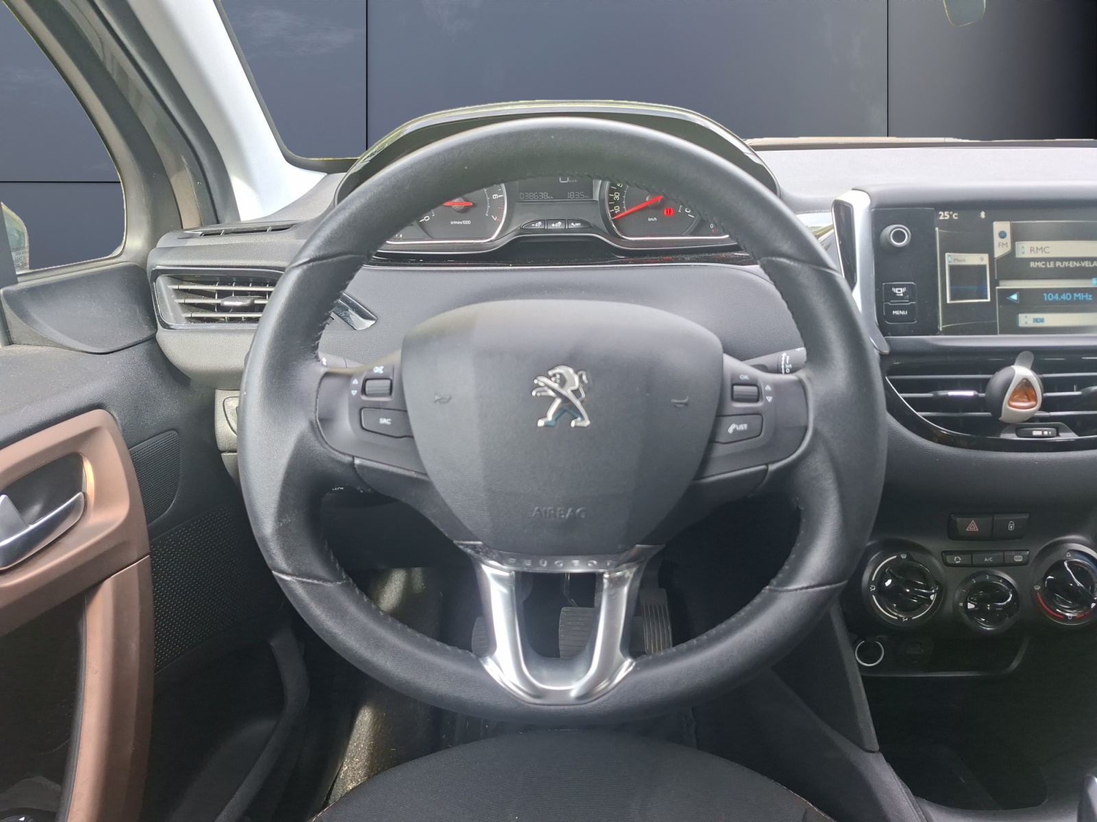 Peugeot 208 15