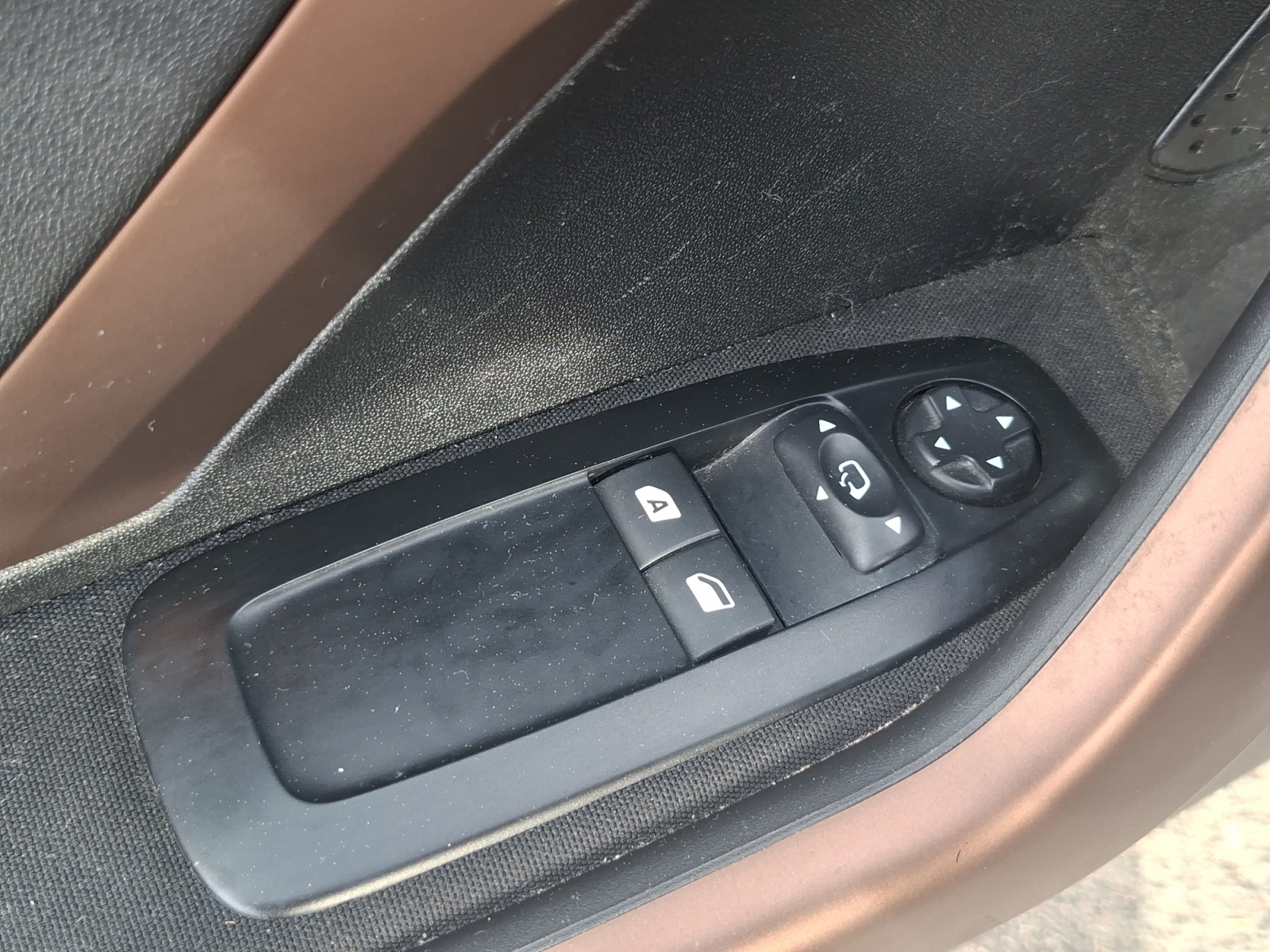 Peugeot 208 17