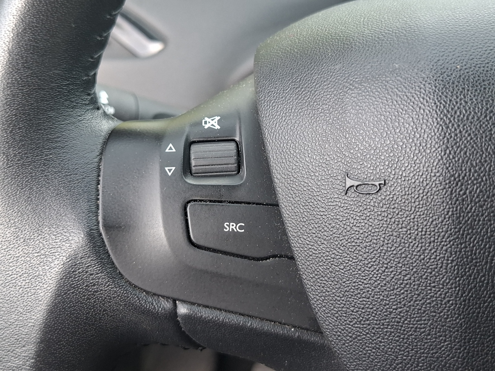Peugeot 208 19