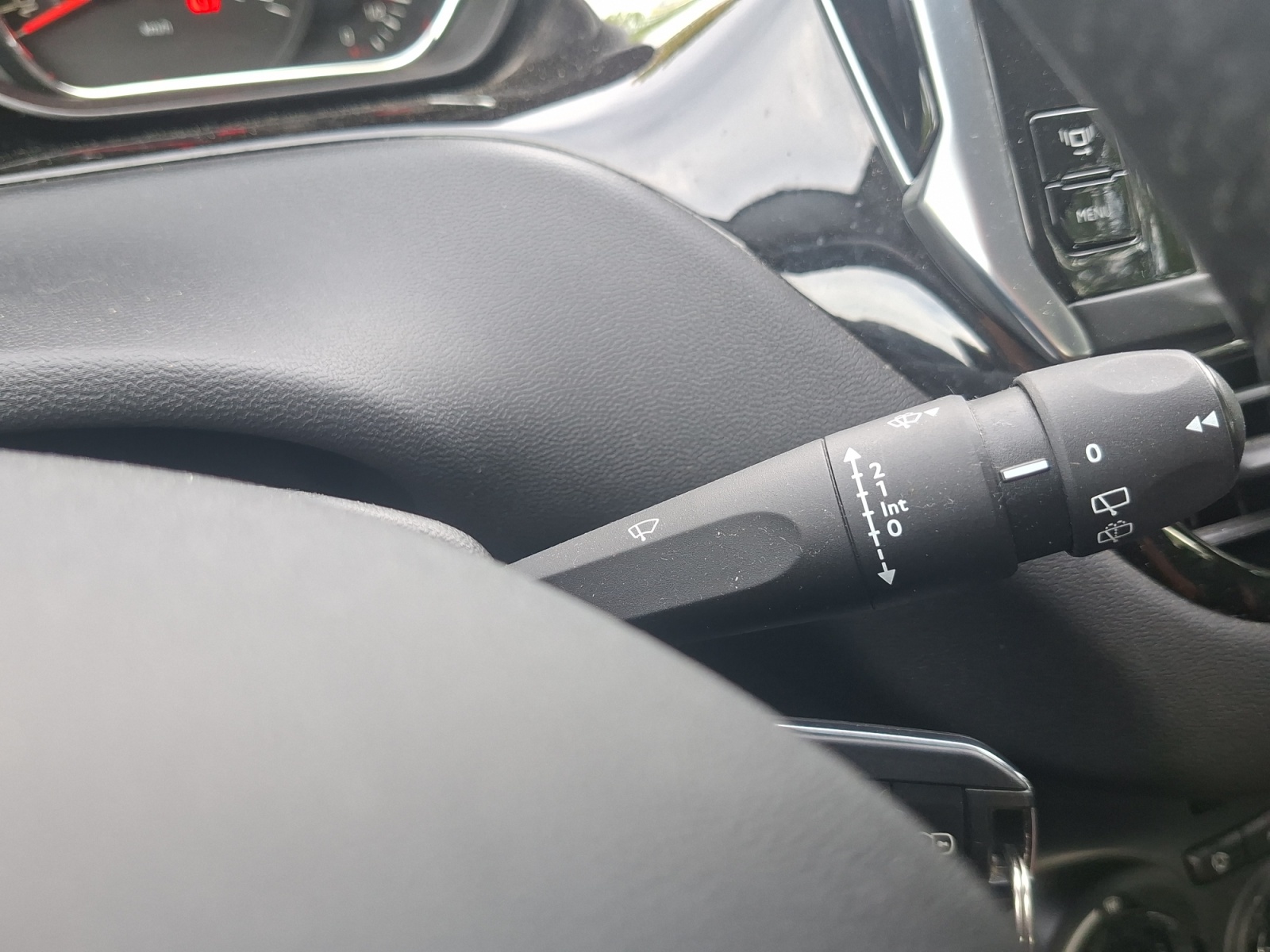 Peugeot 208 23