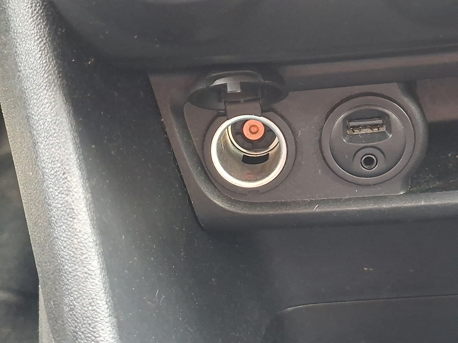 Peugeot 208 29