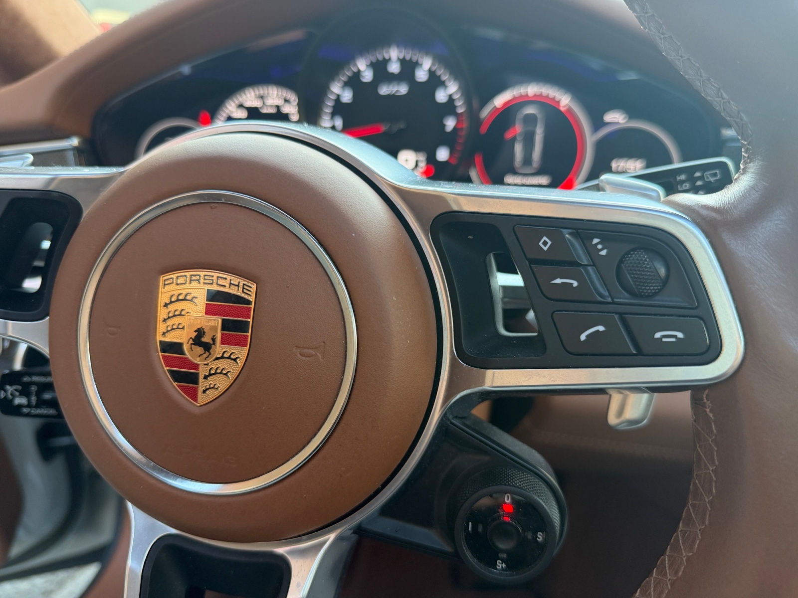 Porsche Panamera 24