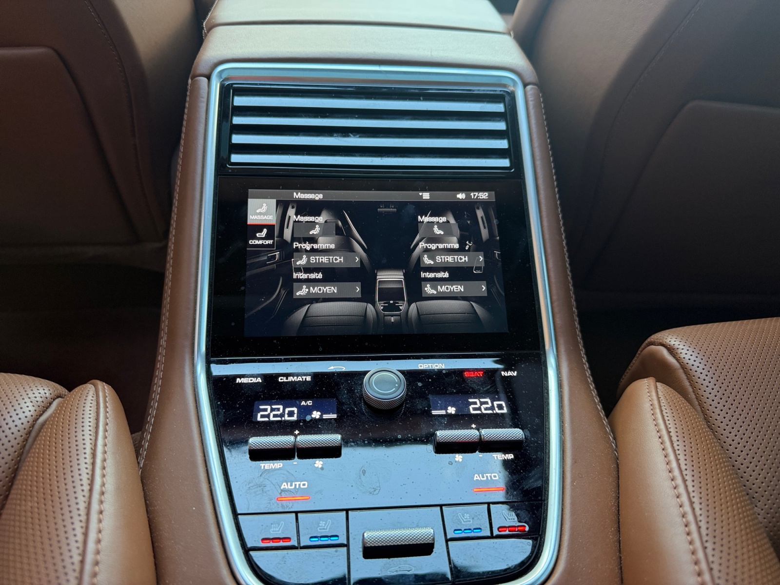 Porsche Panamera 26