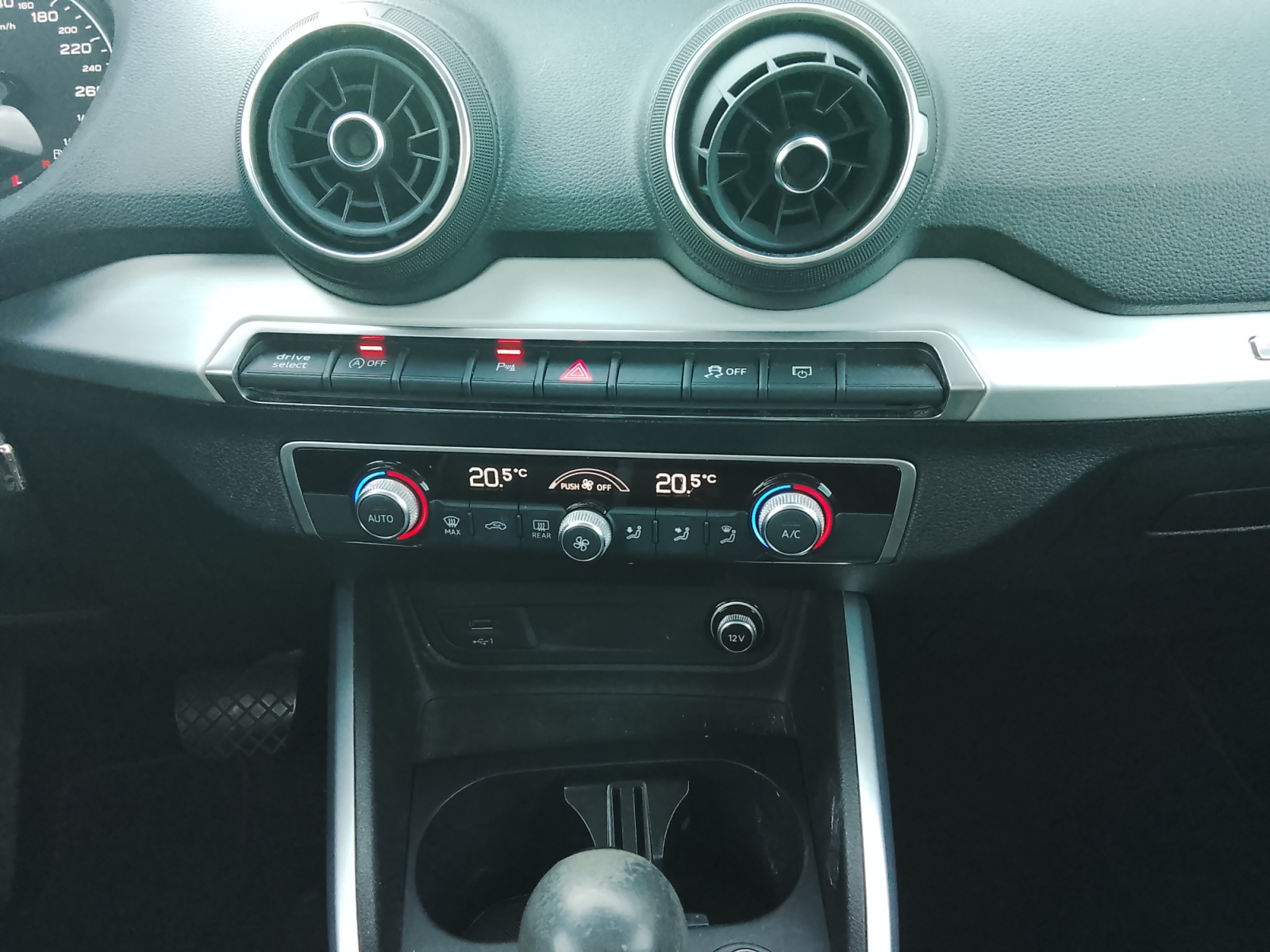 Audi Q2 17